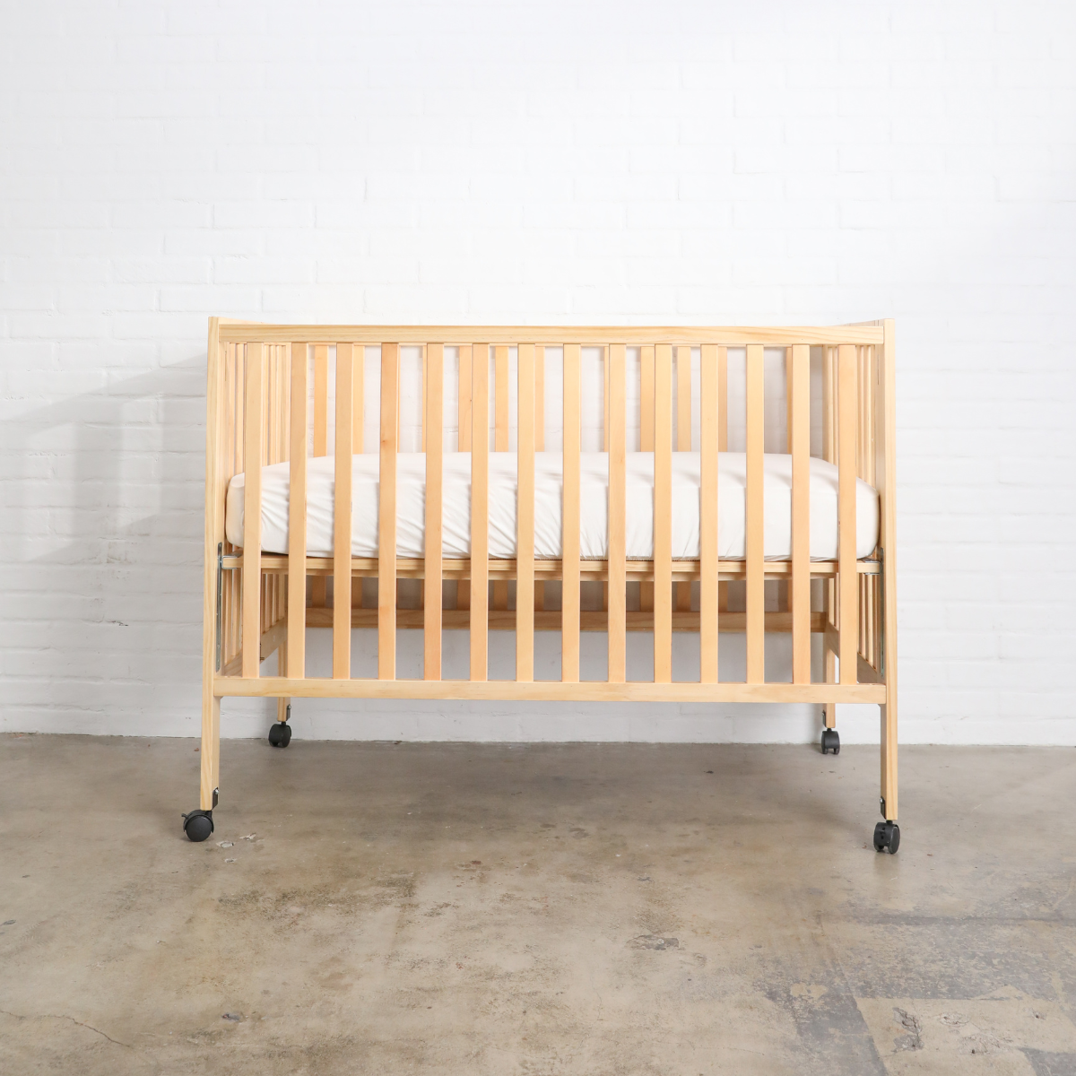 Full Size Portable Wooden Crib